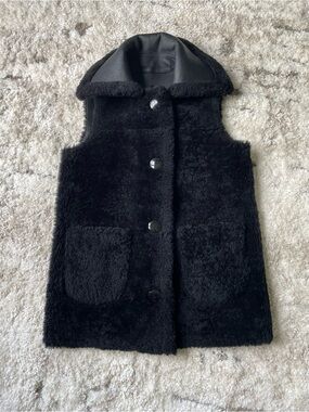 Coach Reversible Shearling Vest, Size 0. NWOT! Retail $1,500.